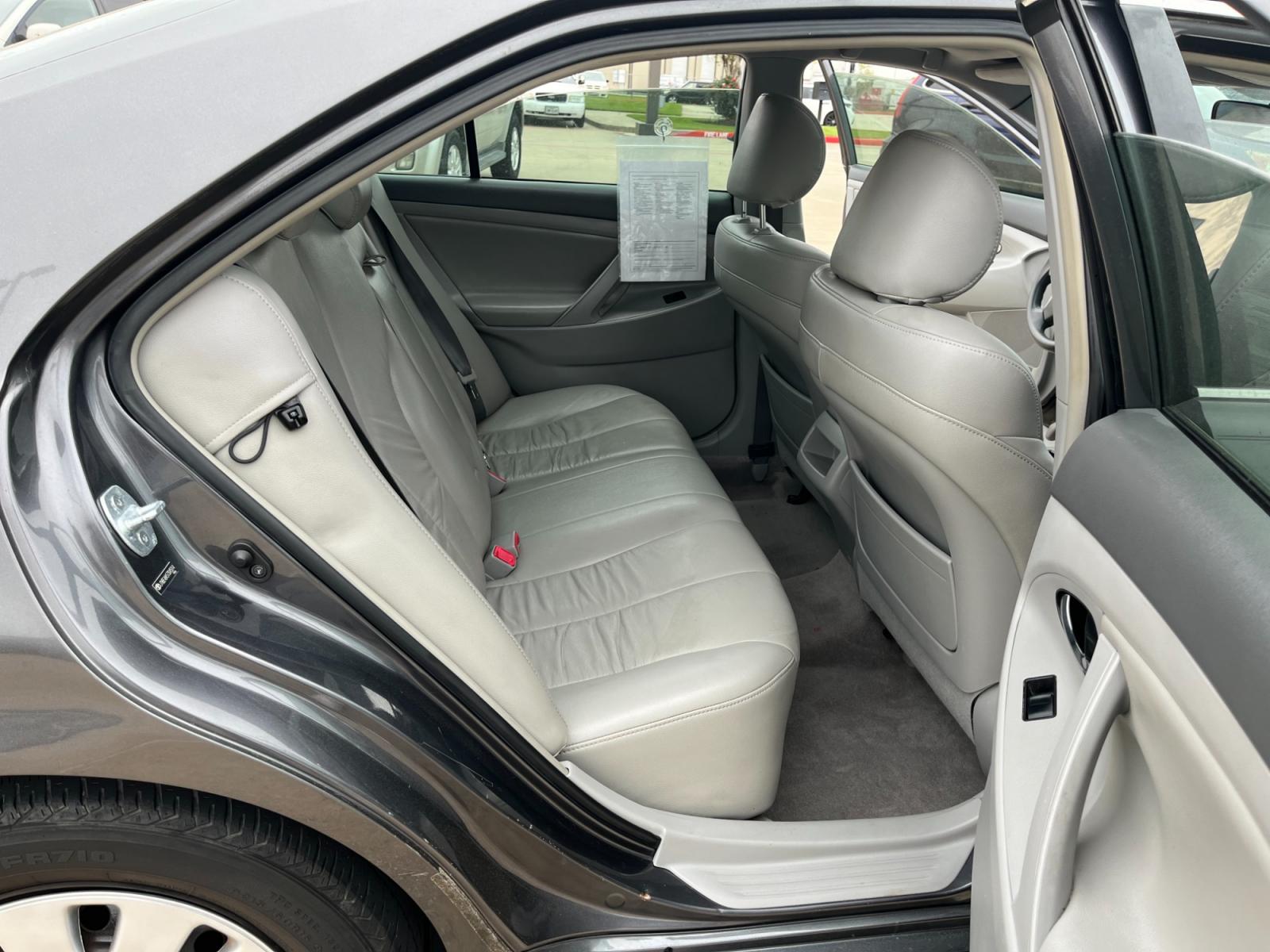 2007 GRAY /gray Toyota Camry CE 5-Spd AT (4T1BE46K37U) with an 2.4L L4 DOHC 16V engine, 5-Speed Automatic Overdrive transmission, located at 14700 Tomball Parkway 249, Houston, TX, 77086, (281) 444-2200, 29.928619, -95.504074 - Photo #12